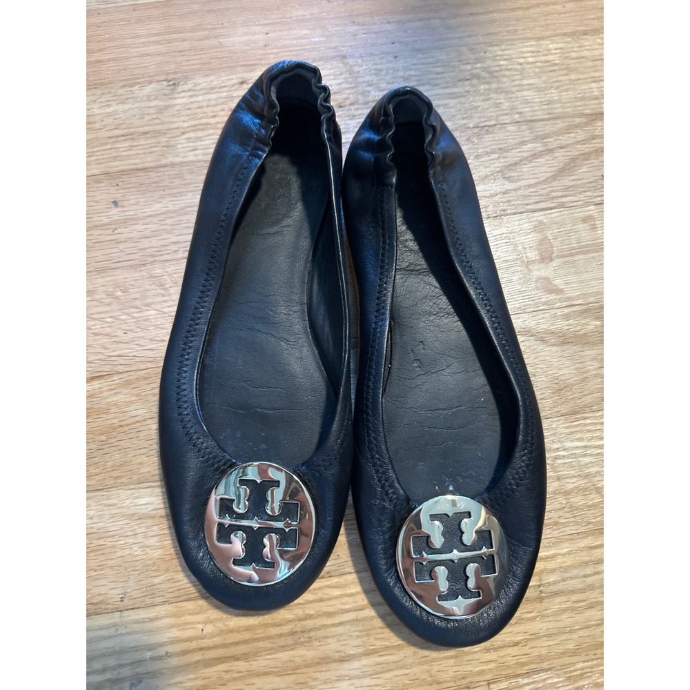 Tory Burch Black Leather Ballet Flats Round Toe Silver‎ Logo Comfortable 8.5